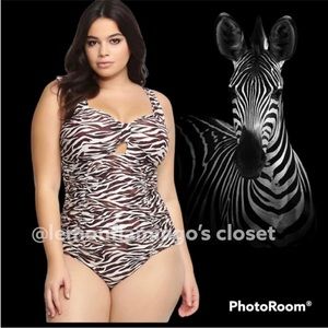 New! (No tags) Torrid zebra print peekaboo swimsuit